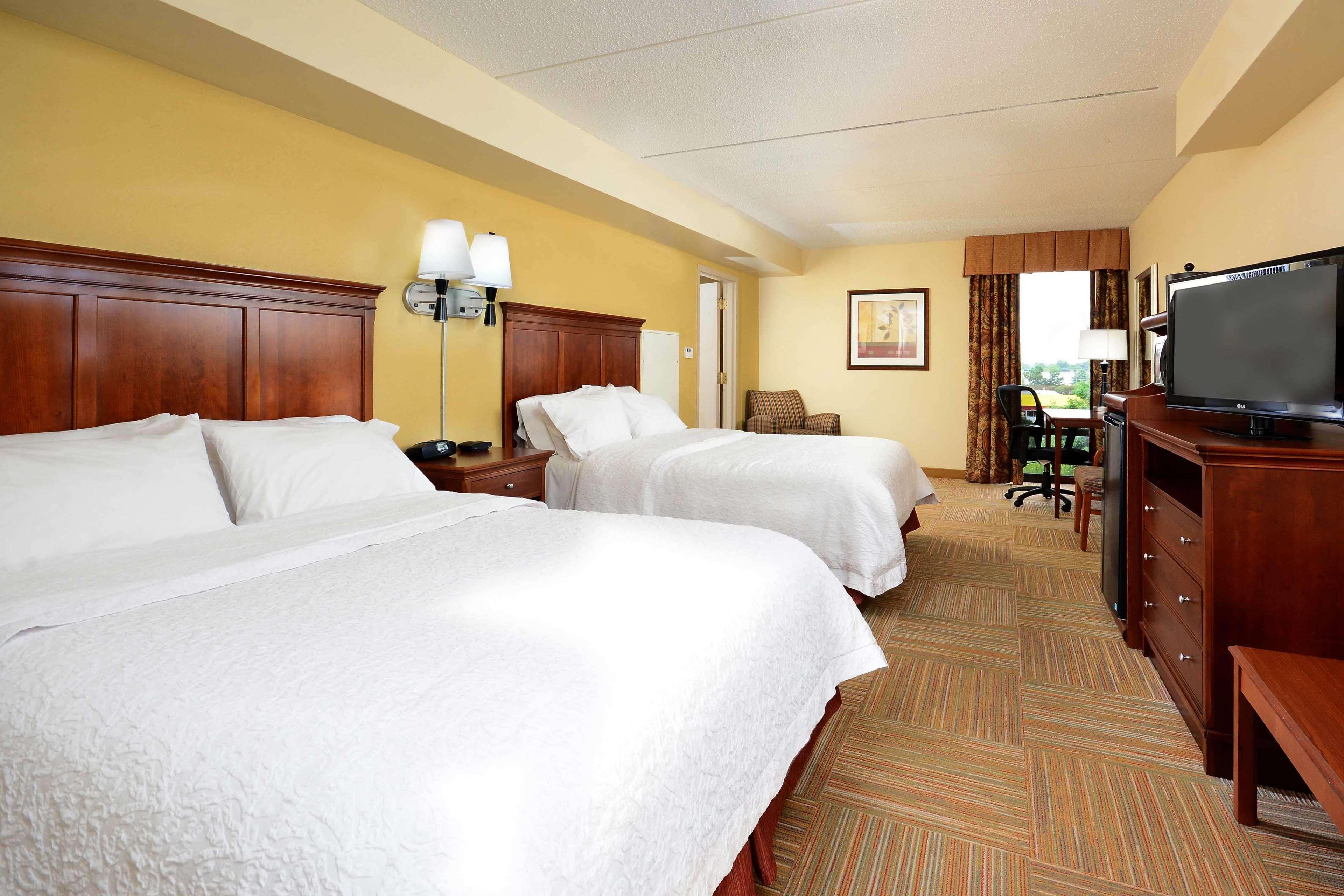 Hampton Inn Raleigh Capital Blvd North Экстерьер фото