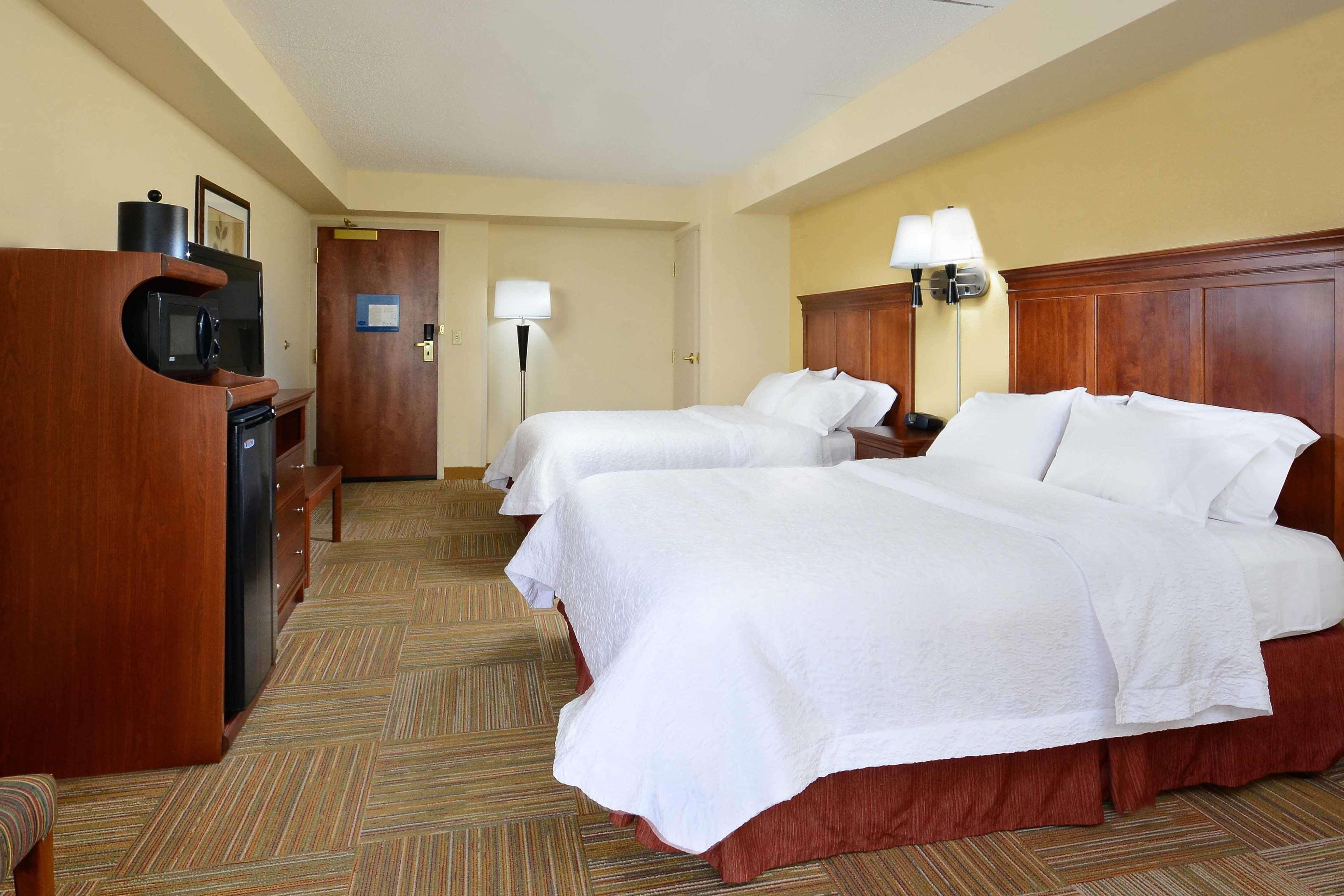 Hampton Inn Raleigh Capital Blvd North Экстерьер фото