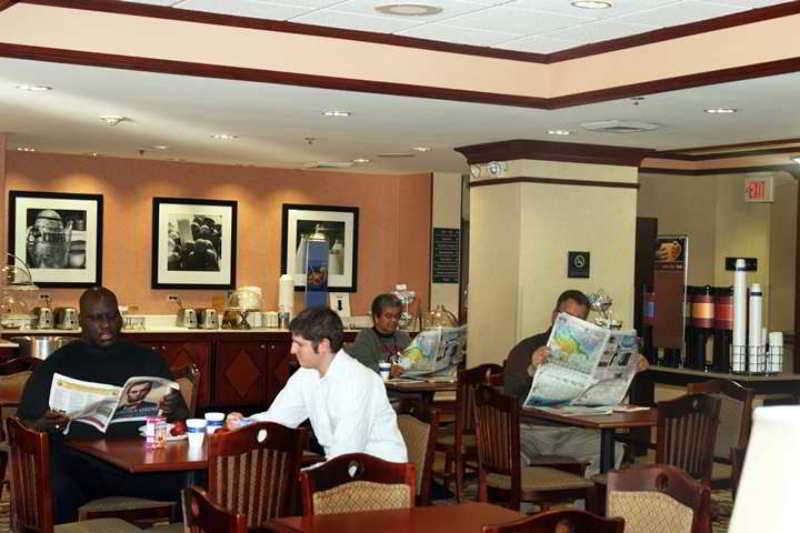 Hampton Inn Raleigh Capital Blvd North Ресторан фото