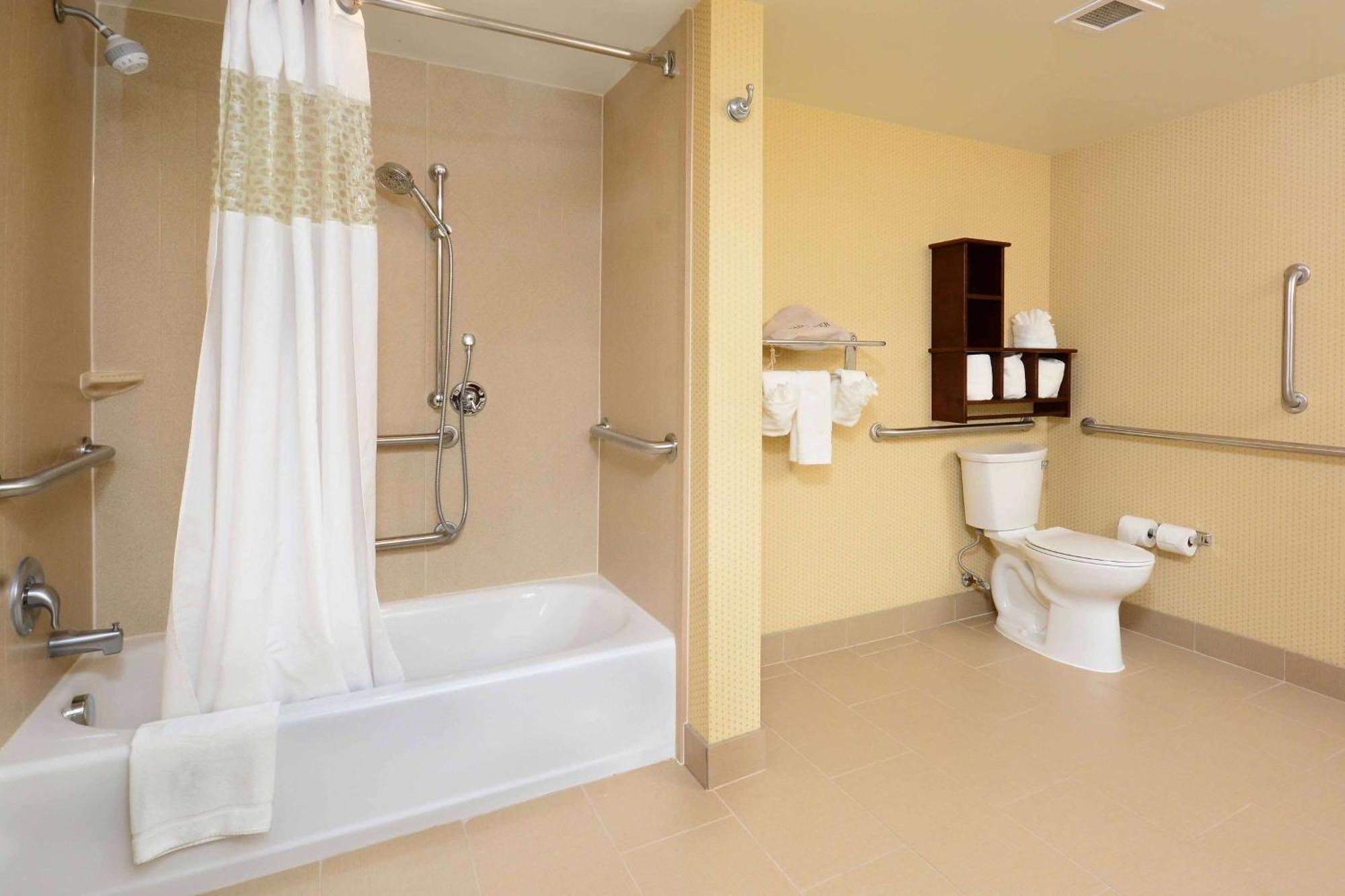Hampton Inn Raleigh Capital Blvd North Экстерьер фото