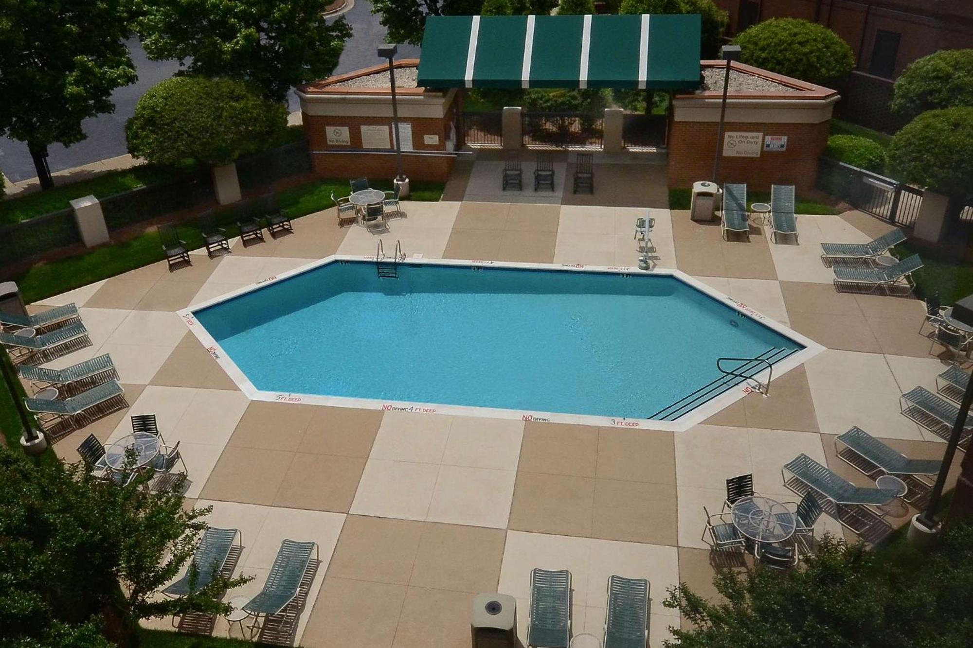 Hampton Inn Raleigh Capital Blvd North Экстерьер фото