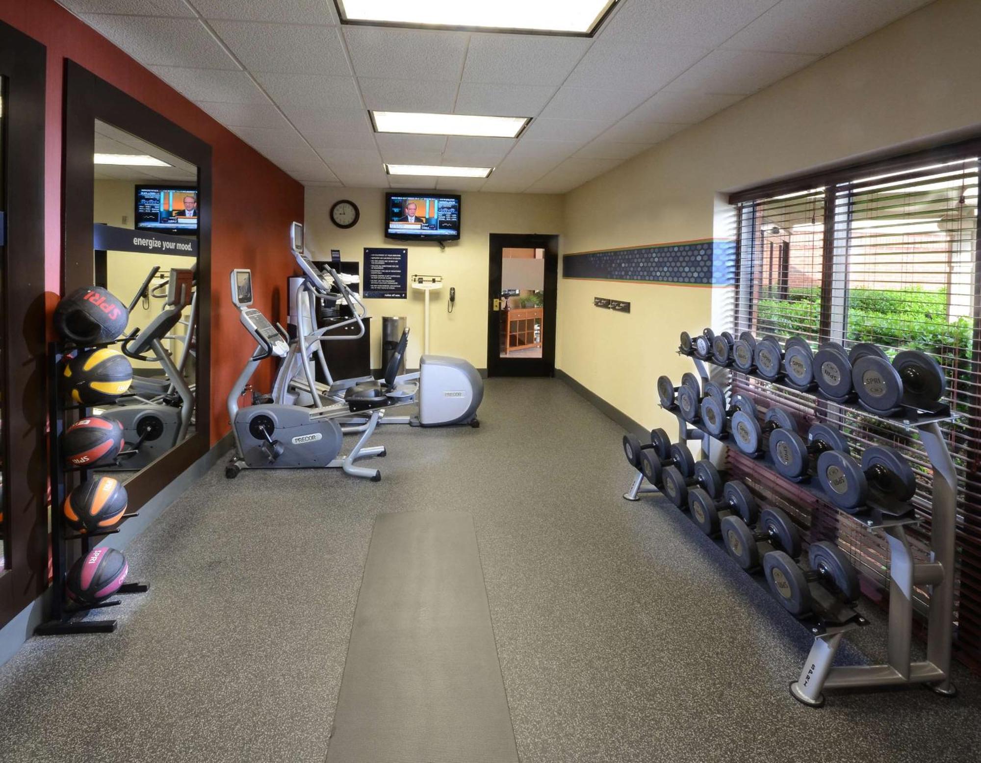 Hampton Inn Raleigh Capital Blvd North Экстерьер фото
