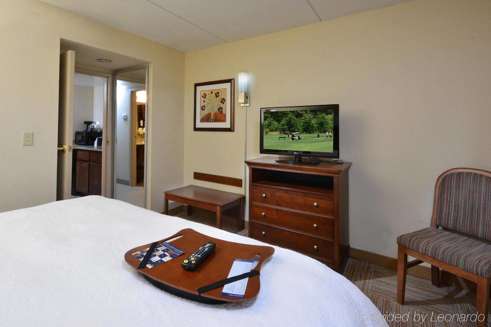 Hampton Inn Raleigh Capital Blvd North Экстерьер фото